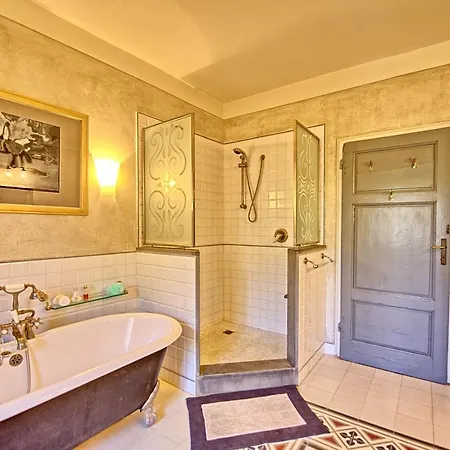 Santa Lucia Sleeps 17 Pool Wifi Villa