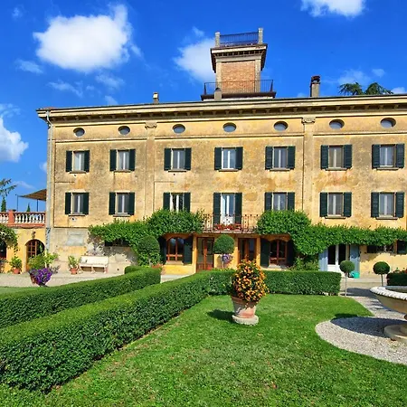 Villa Santa Lucia Sleeps 17 Pool Wifi Baucca