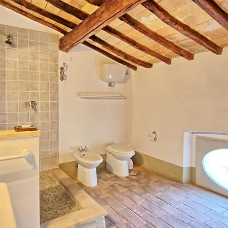 Santa Lucia Sleeps 17 Pool Wifi Baucca
