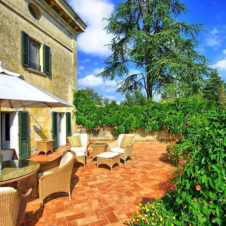 Villa Santa Lucia Sleeps 17 Pool Wifi Baucca