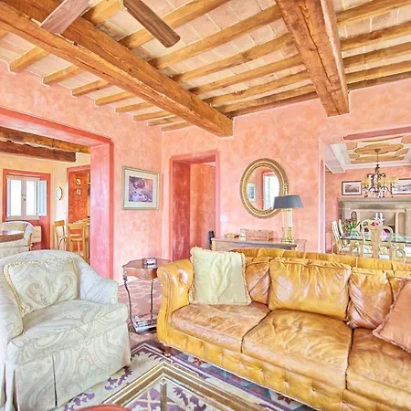 Villa Santa Lucia Sleeps 17 Pool Wifi *