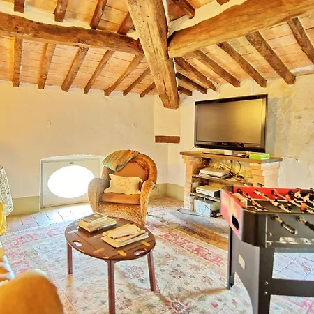 Santa Lucia Sleeps 17 Pool Wifi * Baucca