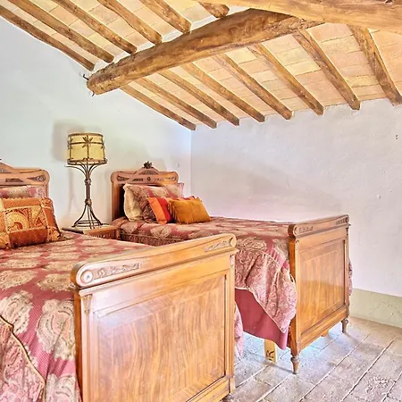 Villa Santa Lucia Sleeps 17 Pool Wifi