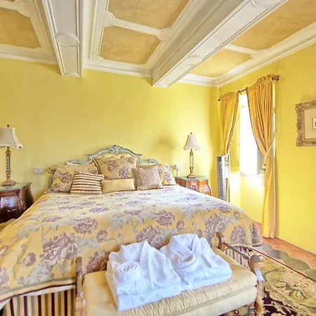 Santa Lucia Sleeps 17 Pool Wifi Baucca