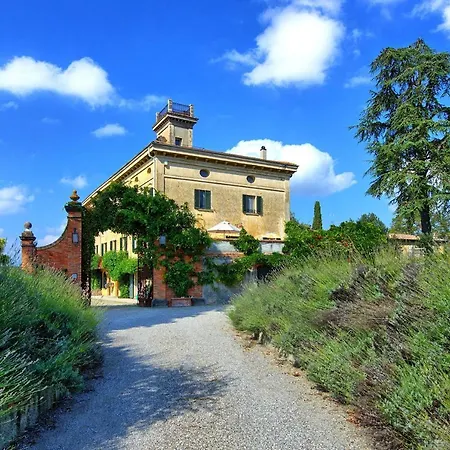 Villa Santa Lucia Sleeps 17 Pool Wifi Baucca