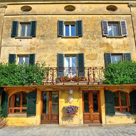 Villa Santa Lucia Sleeps 17 Pool Wifi Baucca